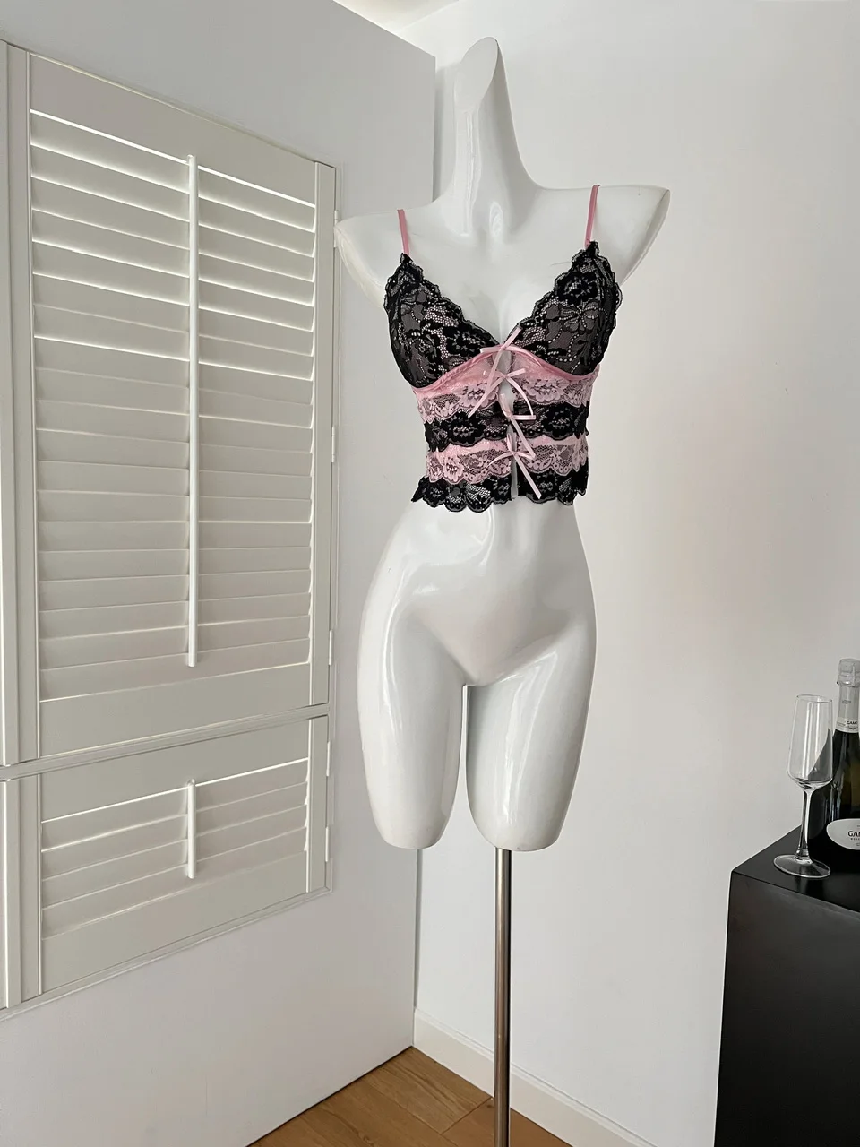 Summer Women Camisole Black Lace Halter Tops Gyaru Coquette Dark Academia 2000s Aesthetic Pink Crop Tops Shoujo Hot Sexy Kpop
Summer Women Camisole Black Lace Halter Tops Gyaru Coquette Dark Academia 2000s Aesthetic Pink Crop Tops Shoujo Hot Sexy Kpop