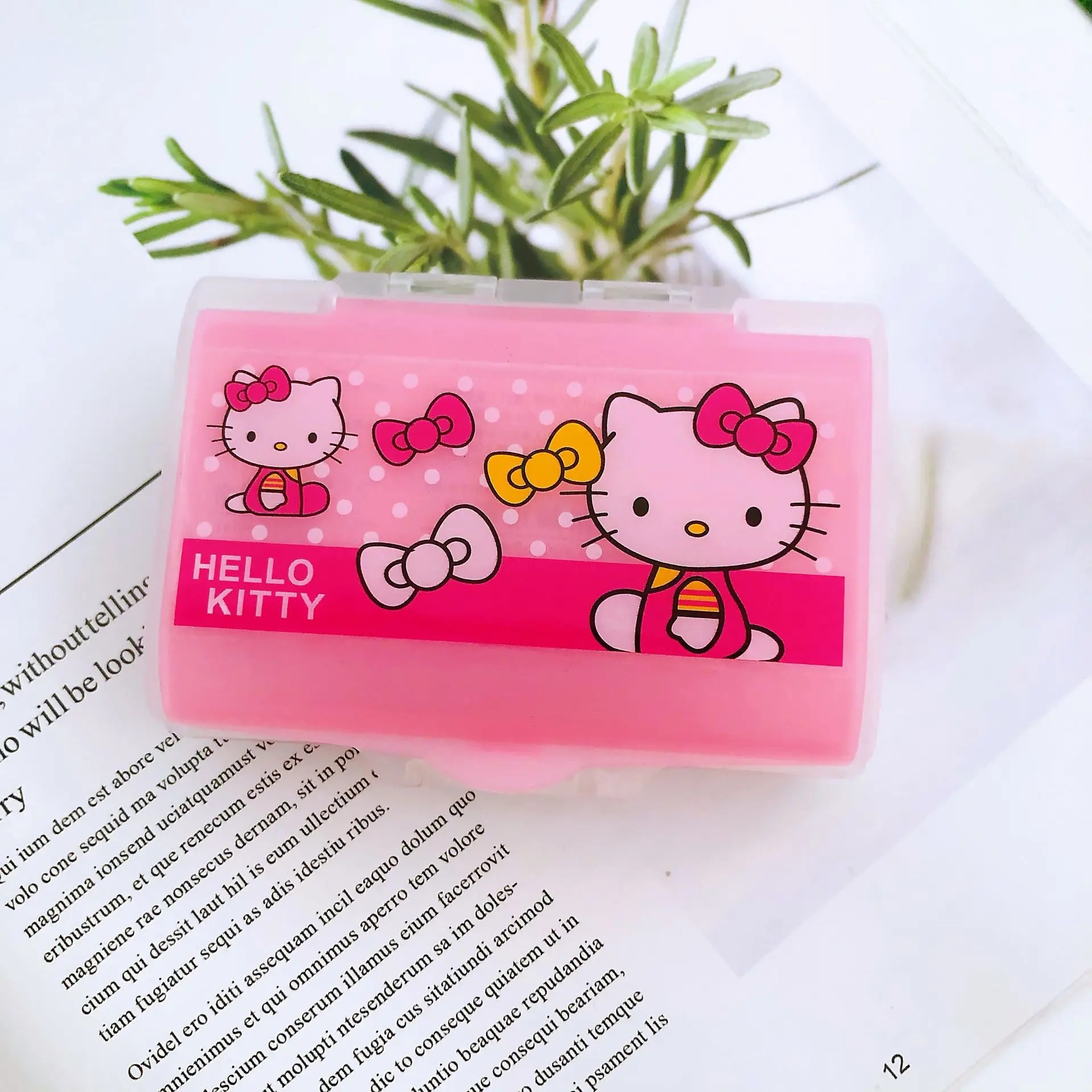Sanrio Kawaii Hello Kitty Cartoon 7 Slot Pill Box Cute Portable Double Layer Plastic Pill Box Girls Jewelry Storage Small TOY
Sanrio Kawaii Hello Kitty Cartoon 7 Slot Pill Box Cute Portable Double Layer Plastic Pill Box Girls Jewelry Storage Small TOY