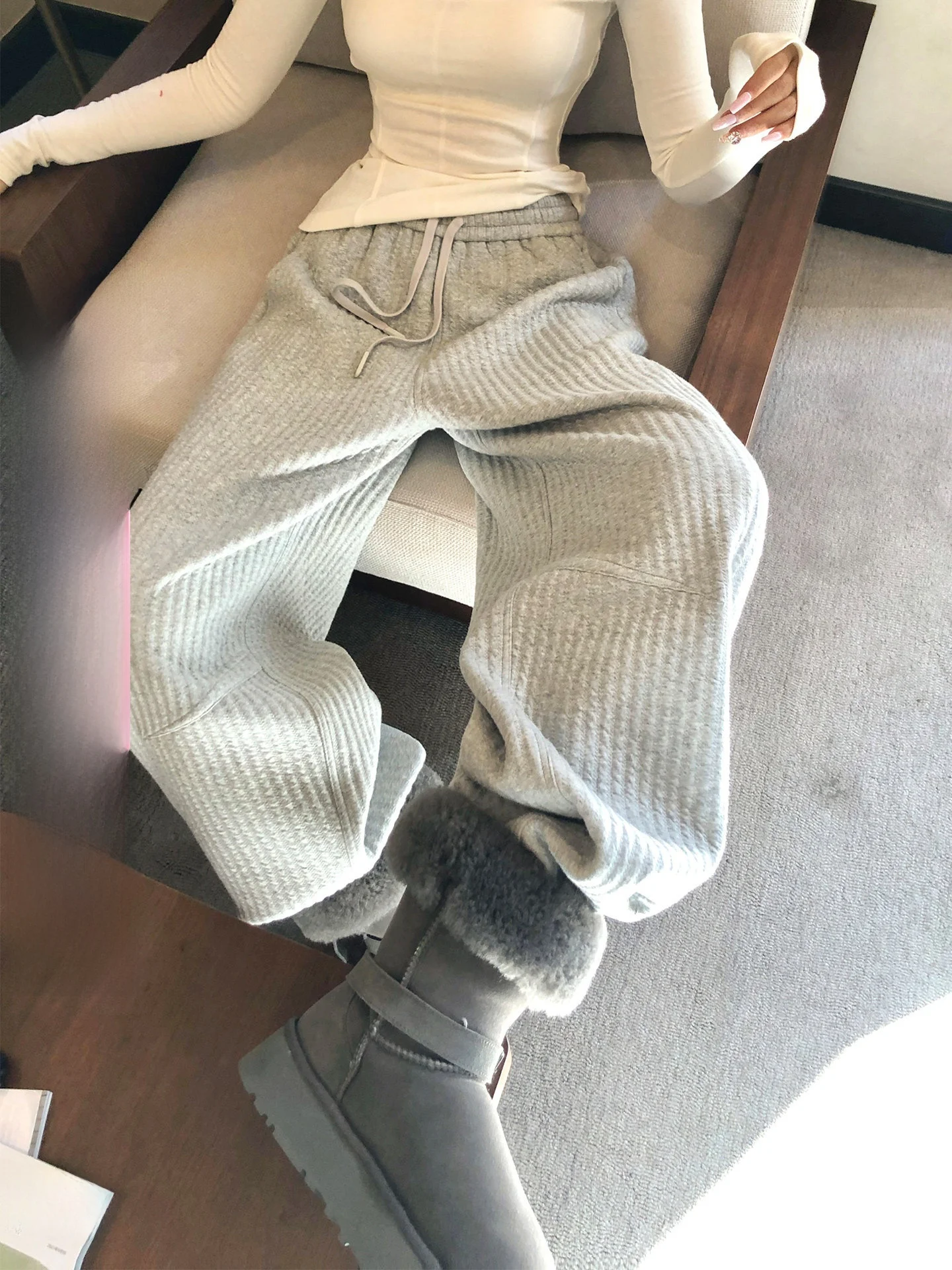 Loose Casual Wide Leg Pants Women's Daily Commute Cotton Polyester Blend Straight Cut Trousers with Pockets Fashionable Ameri...
Loose Casual Wide Leg Pants Women's Daily Commute Cotton Polyester Blend Straight Cut Trousers with Pockets Fashionable Ameri...