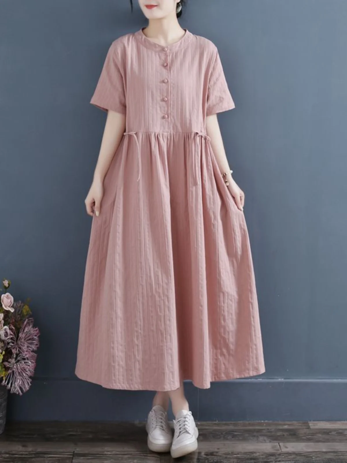 Retro Cotton Lin Women's Dress Korean Style Summer Short Sleeve Stand Collar Slimming Midi Dress Comfortable Loose Fit Gown
Retro Cotton Lin Women's Dress Korean Style Summer Short Sleeve Stand Collar Slimming Midi Dress Comfortable Loose Fit Gown