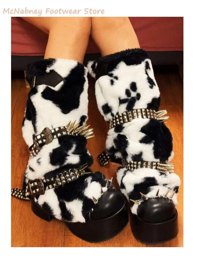 Зимние женские полусапоги с флисовой подкладкой, с принтом под коровью шкуру, с пряжкой-застежкой с заклепками, на толстой подошве, высотой до середины икры
Зимние женские полусапоги с флисовой подкладкой, с принтом под коровью шкуру, с пряжкой-застежкой с заклепками, на толстой подошве, высотой до середины икры