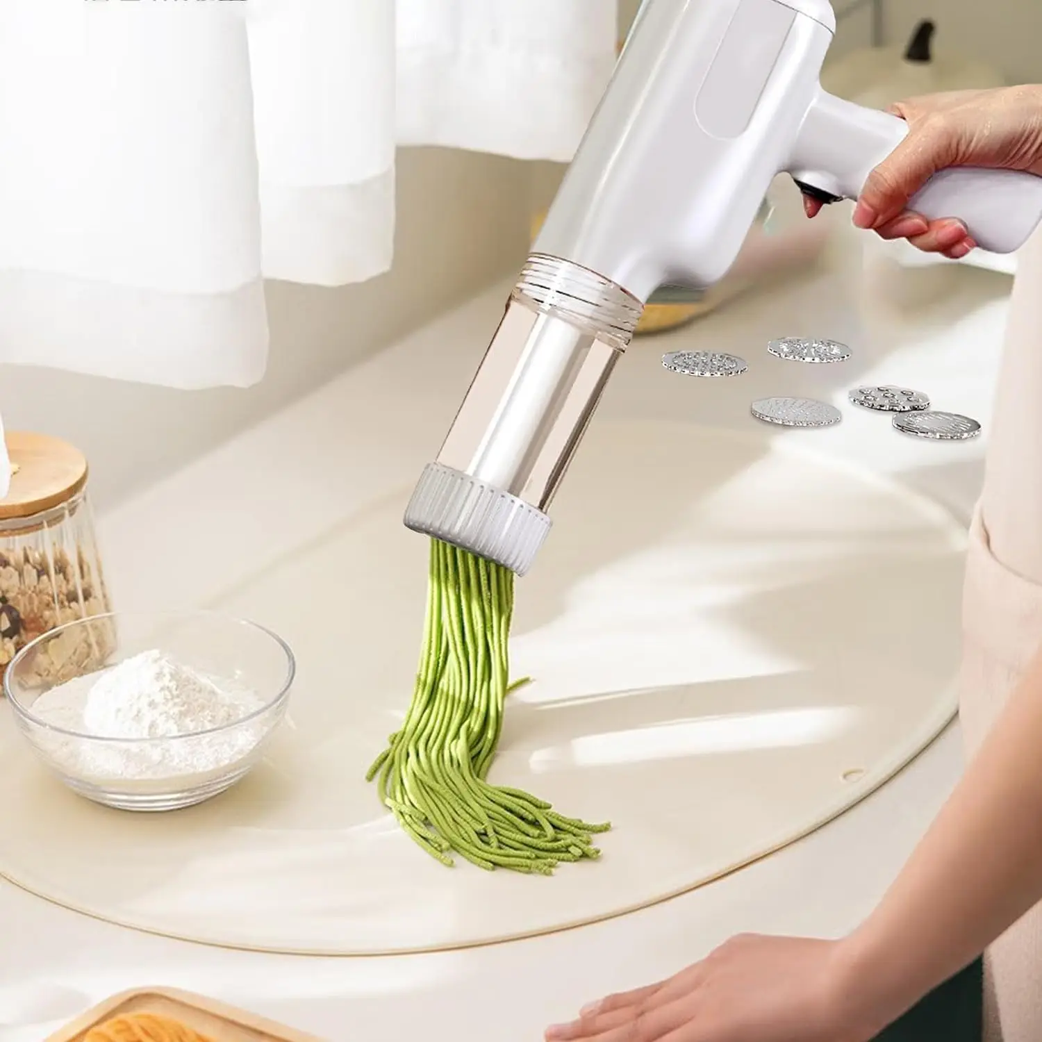 Портативная беспроводная электрическая машина для изготовления макаронных изделий, новая автоматическая ручная машина для приготовления спагетти и лапши для наружного использования и пищевых магазинов
Портативная беспроводная электрическая машина для изготовления макаронных изделий, новая автоматическая ручная машина для приготовления спагетти и лапши для наружного использования и пищевых магазинов