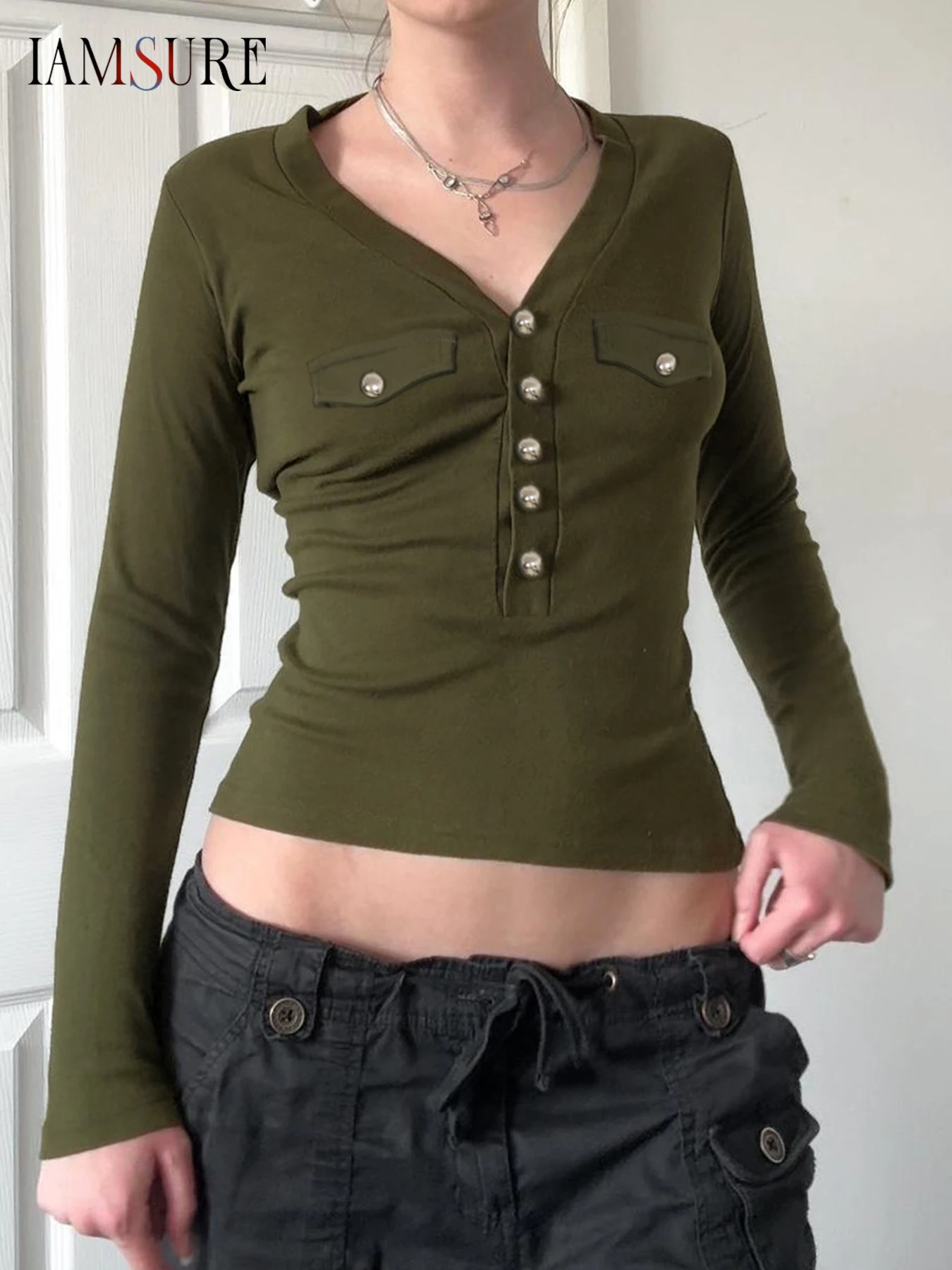 IAMSURE Casual Solid Pockets T Shirt Basic Slim Button V-Neck Long Sleeve Tees Women 2025 Autumn Spring Fashion Streetwear Lady
IAMSURE Casual Solid Pockets T Shirt Basic Slim Button V-Neck Long Sleeve Tees Women 2025 Autumn Spring Fashion Streetwear Lady