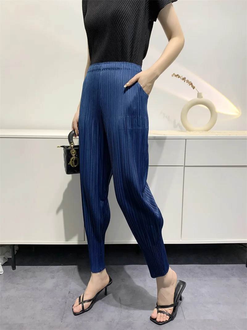 Women's Summer Fashionable Small Leg Pants Small Loose Comfortable Fabric Soft Casual Pleated Haren Pants Inventory
Women's Summer Fashionable Small Leg Pants Small Loose Comfortable Fabric Soft Casual Pleated Haren Pants Inventory