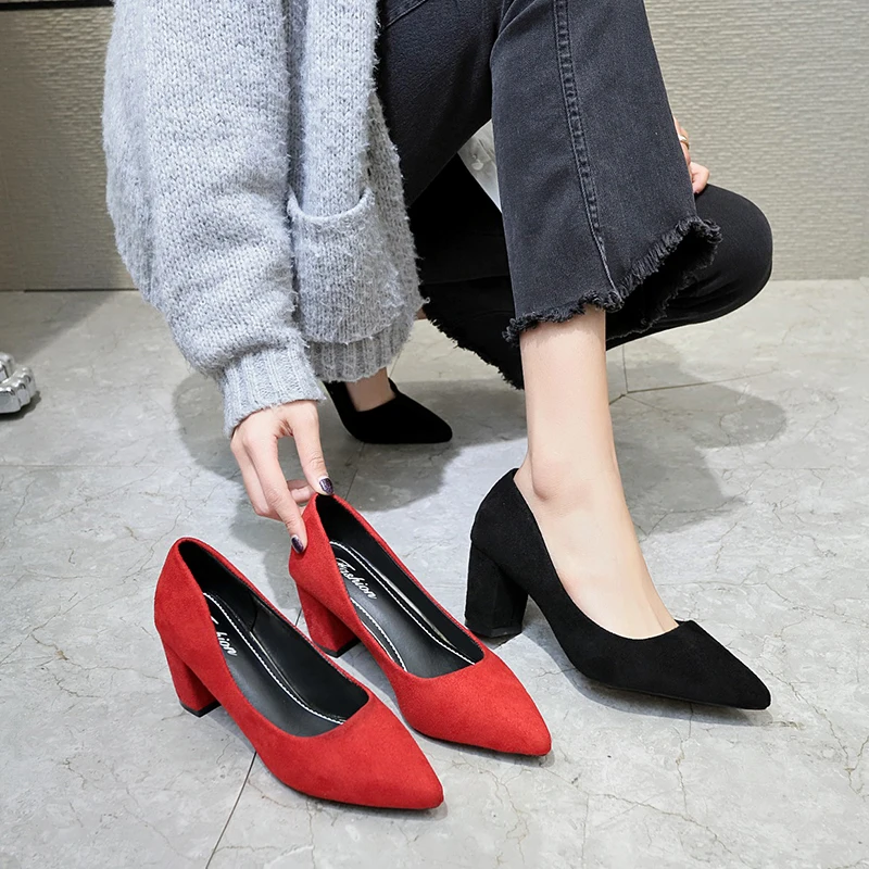 Autumn New Fashion Temperament Elegant Comfortable Soft Sole Women's Thick Heel Low Heel Comfortable Casual High Heels 2026
Autumn New Fashion Temperament Elegant Comfortable Soft Sole Women's Thick Heel Low Heel Comfortable Casual High Heels 2026