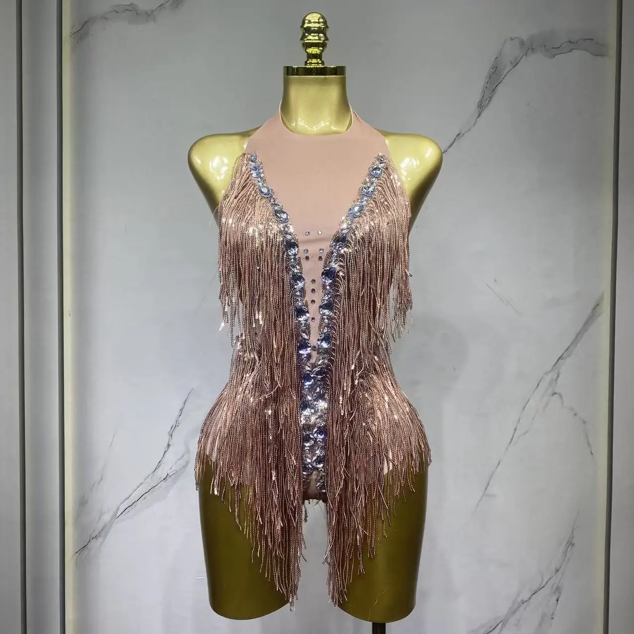 Купальник с кисточками и стразами, женский наряд для ночного клуба, костюм певицы, танцовщицы, сценическая одежда, сексуальное боди для фотосессии на день рождения
Купальник с кисточками и стразами, женский наряд для ночного клуба, костюм певицы, танцовщицы, сценическая одежда, сексуальное боди для фотосессии на день рождения