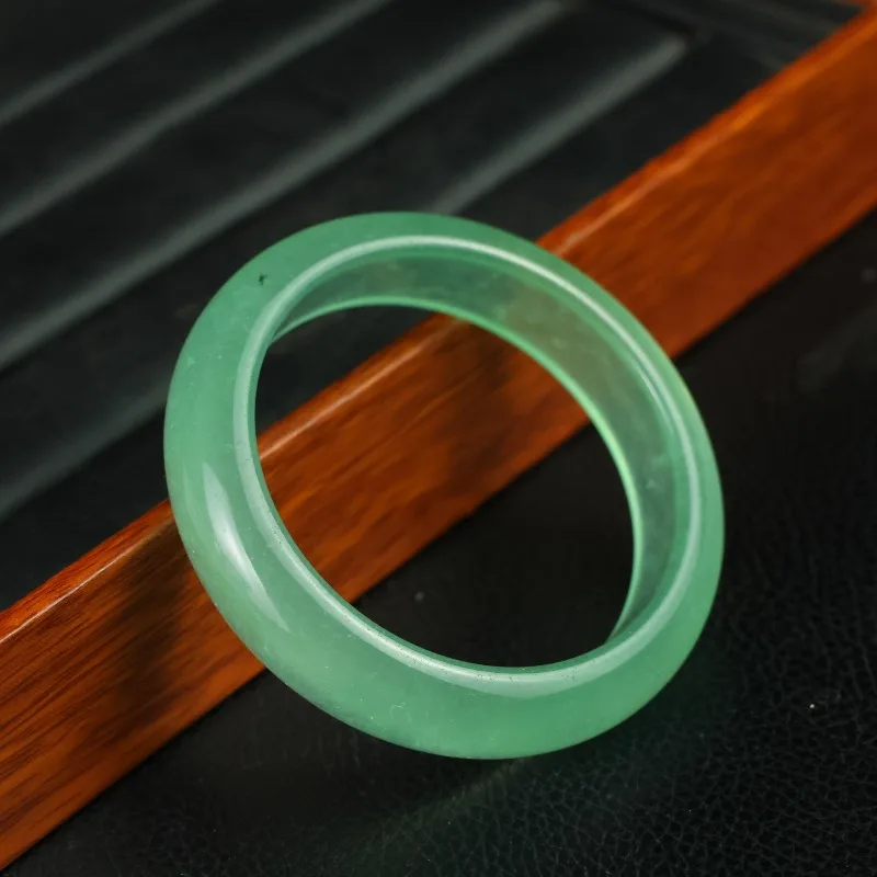 High Ice Flat Strip Fresh and Simple Bracelet, Suitable for Daily Wear and Jewelry
High Ice Flat Strip Fresh and Simple Bracelet, Suitable for Daily Wear and Jewelry