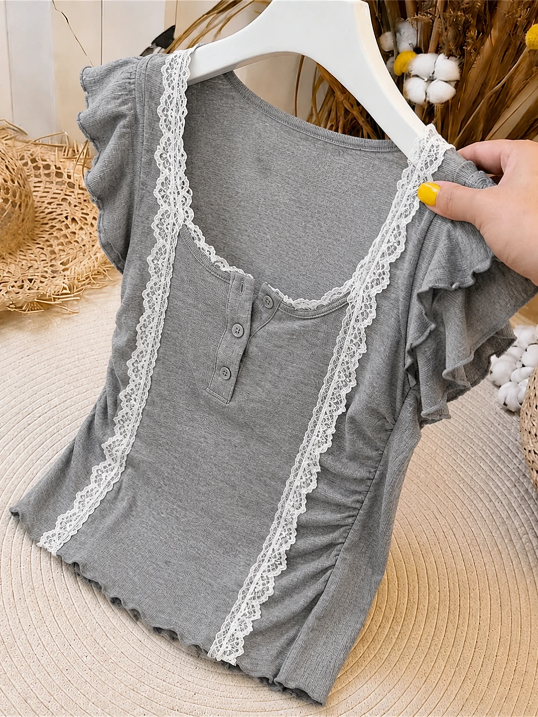 Elegant Korean Style Lace Splice Commute Top Women's Sweet Summer T-Shirt round Neck Short Sleeve Floral Hoodie
Elegant Korean Style Lace Splice Commute Top Women's Sweet Summer T-Shirt round Neck Short Sleeve Floral Hoodie