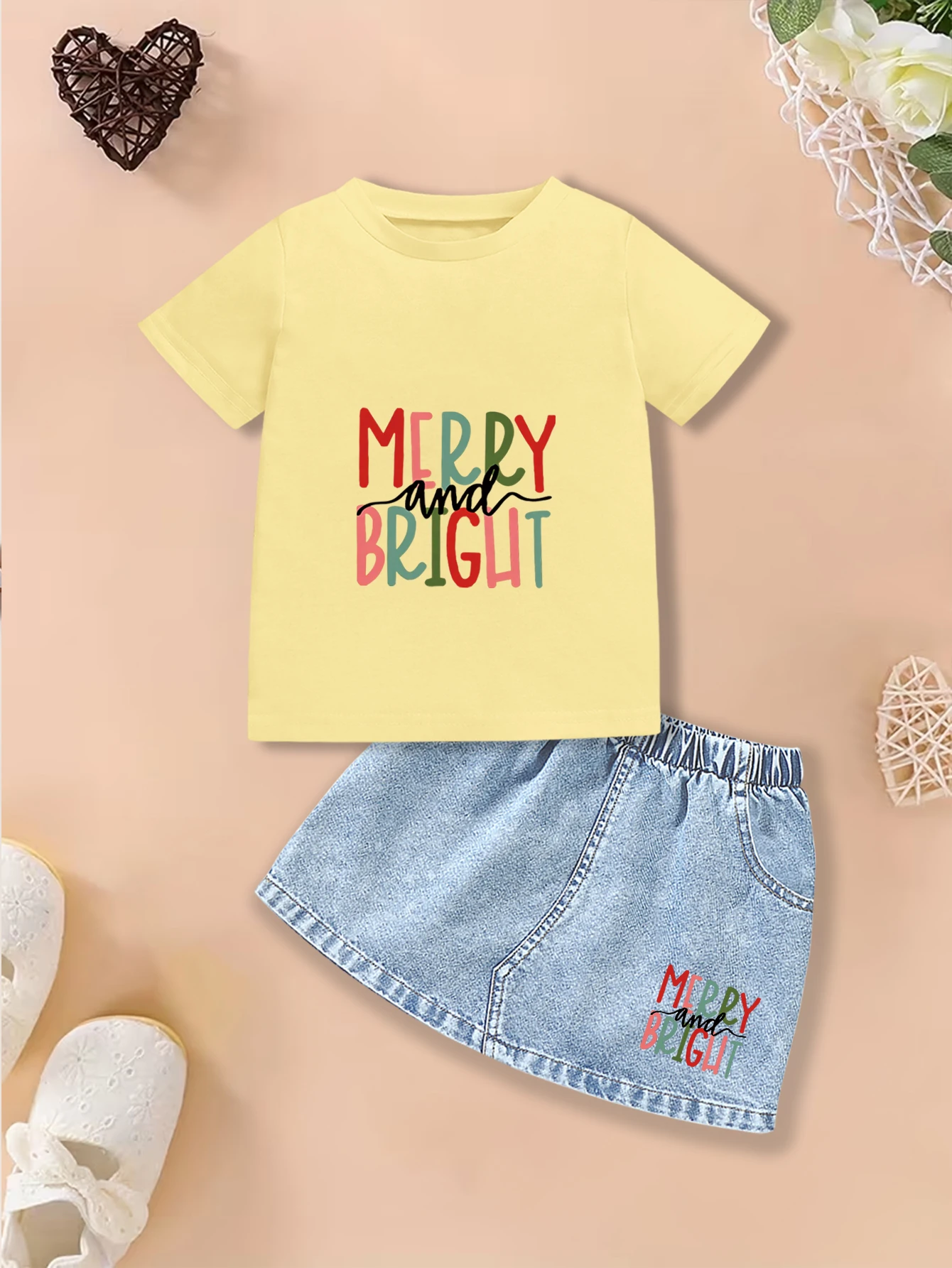 2 шт.: Летняя милая джинсовая юбка с короткими рукавами для девочек — мультяшный принт с английскими буквами
2 шт.: Летняя милая джинсовая юбка с короткими рукавами для девочек — мультяшный принт с английскими буквами