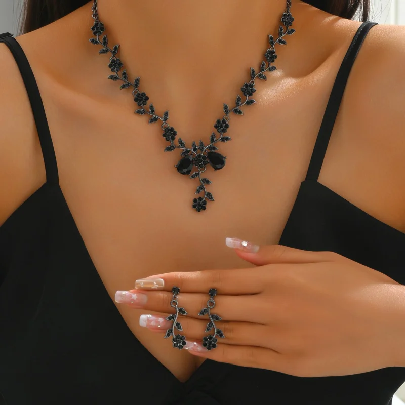 Bridal Rhinestone Crystal Necklace and Earring Set for Women Prom Dress Accessories Wholesale
Bridal Rhinestone Crystal Necklace and Earring Set for Women Prom Dress Accessories Wholesale
