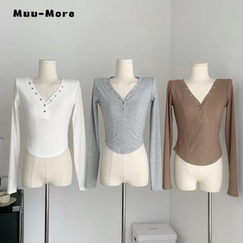 Hotsweet Solid Color Button Y2K V-neck Slim Tops for Women Simple Harajuku Long Hedging All-match Top Autumn Winter 2023
Hotsweet Solid Color Button Y2K V-neck Slim Tops for Women Simple Harajuku Long Hedging All-match Top Autumn Winter 2023