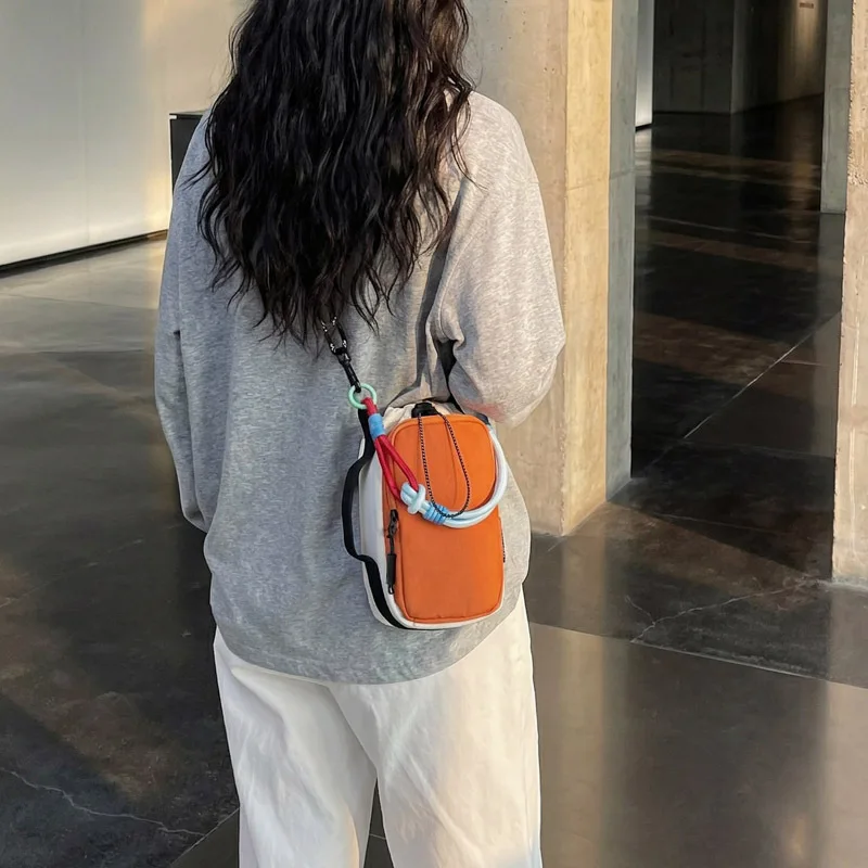 2026 Summer Korean Style Multi-pocket Color Block Dopamine Tote Bag Lightweight Handbag with Water Cup Phone Pocket
2026 Summer Korean Style Multi-pocket Color Block Dopamine Tote Bag Lightweight Handbag with Water Cup Phone Pocket