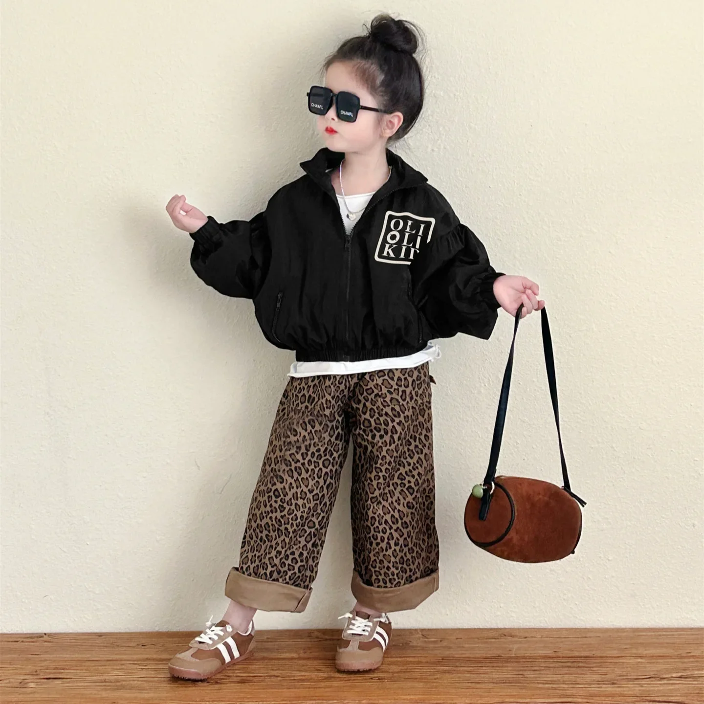 Children Casual Pants 2025 Autumn New Korean Baby Versatile Leopard Print Straight Leg Loose Pants 2-7 Years Old
Children Casual Pants 2025 Autumn New Korean Baby Versatile Leopard Print Straight Leg Loose Pants 2-7 Years Old