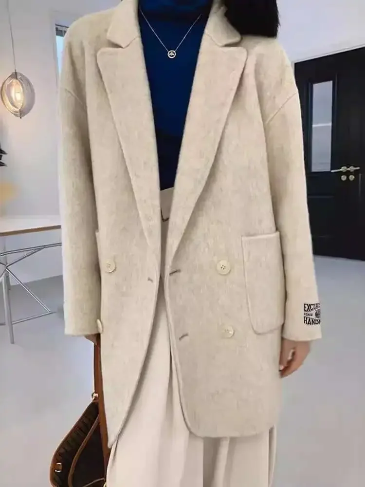Korean Loose Long SleeveTurn-down Collar Solid Woolen Coats Women Double-faced Cashmere Coat Winter 2025 Autumn
Korean Loose Long SleeveTurn-down Collar Solid Woolen Coats Women Double-faced Cashmere Coat Winter 2025 Autumn