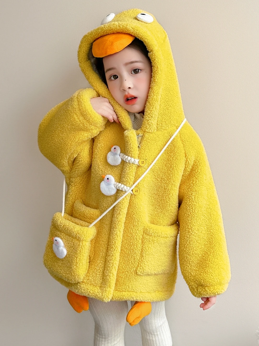 Детский жилет Thiened Fce для девочек, осенне-зимняя новинка, теплый, на хлопковой подкладке, с капюшоном, длинный рукав, на пуговицах...
Детский жилет Thiened Fce для девочек, осенне-зимняя новинка, теплый, на хлопковой подкладке, с капюшоном, длинный рукав, на пуговицах...