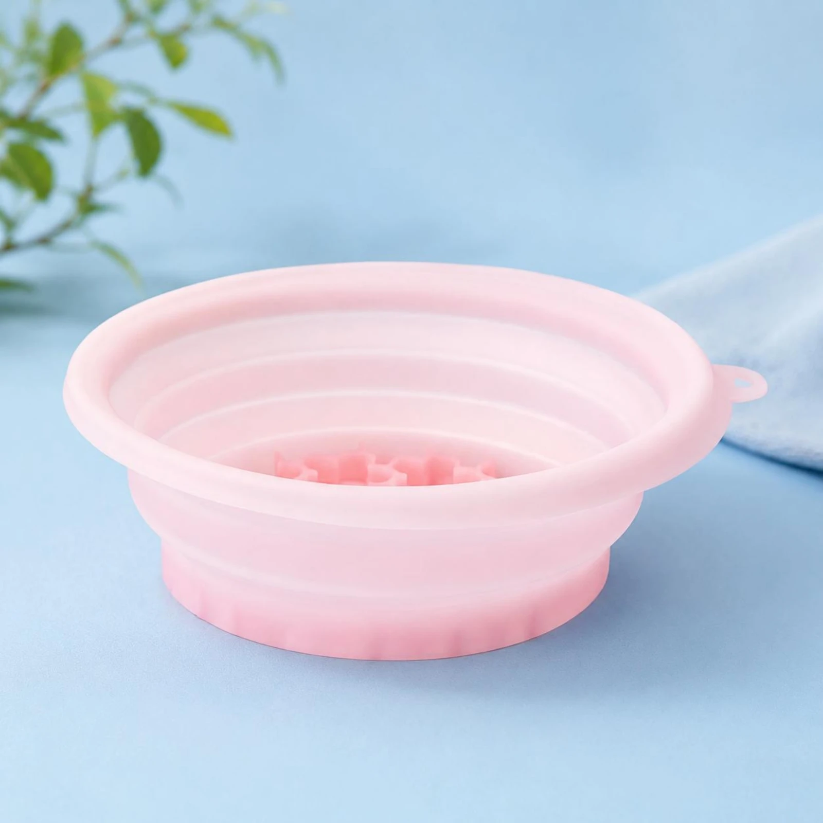 Foldable Silicone Face Basin Ribbed Collapsible Face Bowl Ice Compress Basin Portable Wellness Tool Reusable
Foldable Silicone Face Basin Ribbed Collapsible Face Bowl Ice Compress Basin Portable Wellness Tool Reusable