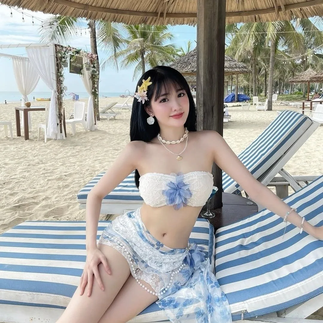 Комплект бикини для похудения из трех предметов: модный студенческий купальник для горячих источников, термостойкий, легкий, для плавания
Комплект бикини для похудения из трех предметов: модный студенческий купальник для горячих источников, термостойкий, легкий, для плавания