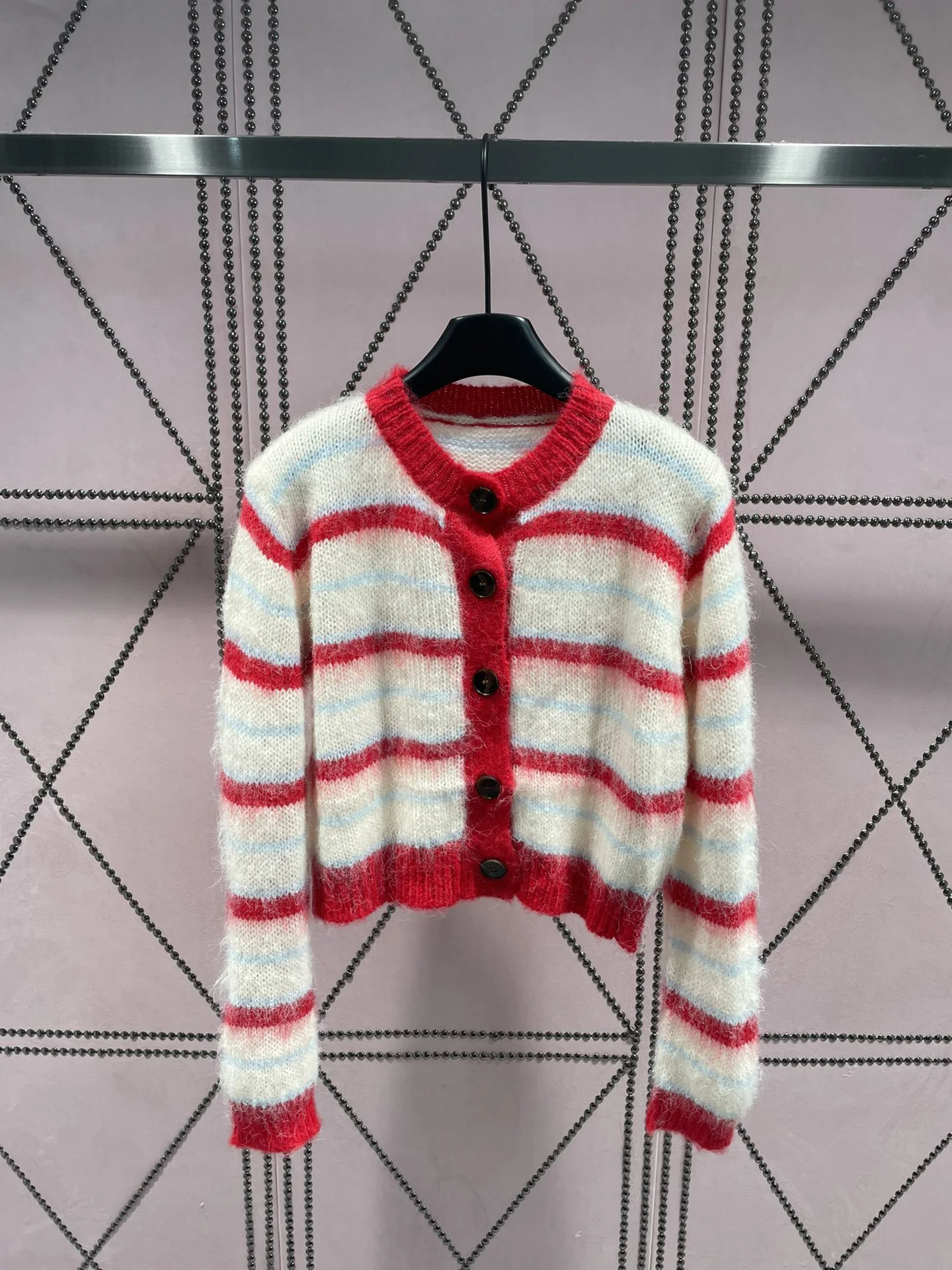 Cardigan Single-breasted design High-quality fashion temperament Slim and thin Leisure versatile 2023 autumn women's new hot
Cardigan Single-breasted design High-quality fashion temperament Slim and thin Leisure versatile 2023 autumn women's new hot
