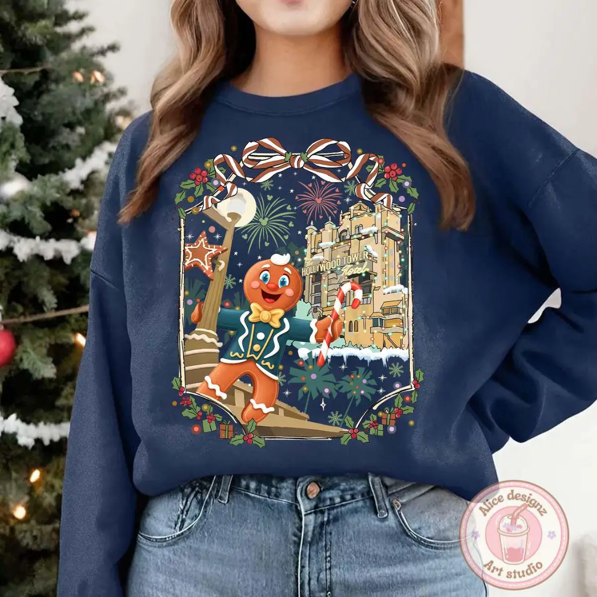 Рождественская толстовка с капюшоном Coquette Ollie Gingerbread Disney, голливудская башня, рождественский семейный наряд «Веселая ночь»
Рождественская толстовка с капюшоном Coquette Ollie Gingerbread Disney, голливудская башня, рождественский семейный наряд «Веселая ночь»