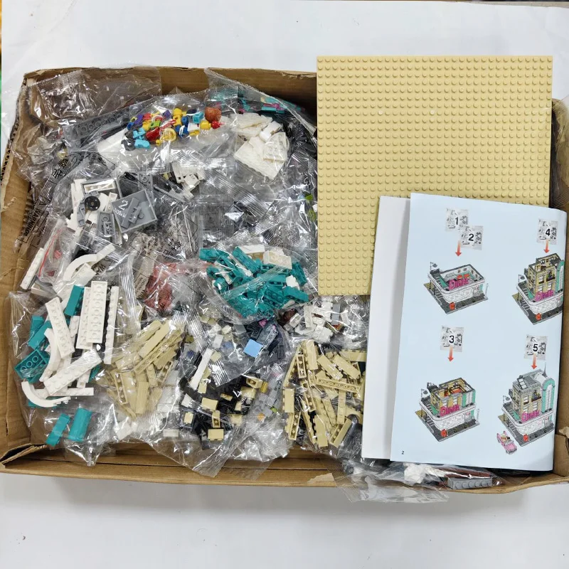 2488PCS Compatible 10260 15037 Downtown Diner Building Blocks Bricks City StreetView Education Kids Christmas Birthday Gifts Toy
2488PCS Compatible 10260 15037 Downtown Diner Building Blocks Bricks City StreetView Education Kids Christmas Birthday Gifts Toy