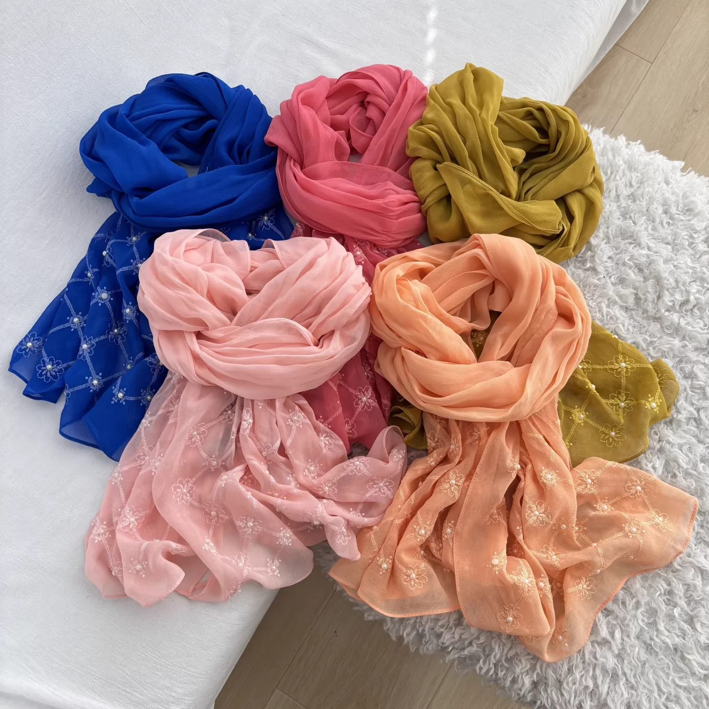 100% Silk Neck Scarves for Women Wrap luxury Accessories Designer Embroidered Scarf Pure Silk Hijab Women's Cape
100% Silk Neck Scarves for Women Wrap luxury Accessories Designer Embroidered Scarf Pure Silk Hijab Women's Cape