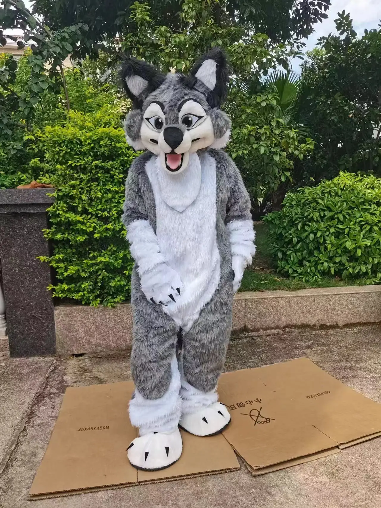 Grey White Long Fur Furry Husky Dog Wolf Fox Fursuit Mascot Costume Adult Cartoon Character Suit Real Play outfits
Grey White Long Fur Furry Husky Dog Wolf Fox Fursuit Mascot Costume Adult Cartoon Character Suit Real Play outfits