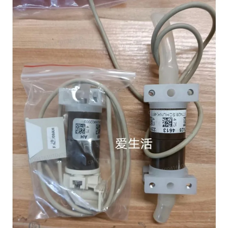 Fresenius 4008 single and double hole head conductivity sensor without temperature original disassembly hemodialysis accessories
Fresenius 4008 single and double hole head conductivity sensor without temperature original disassembly hemodialysis accessories