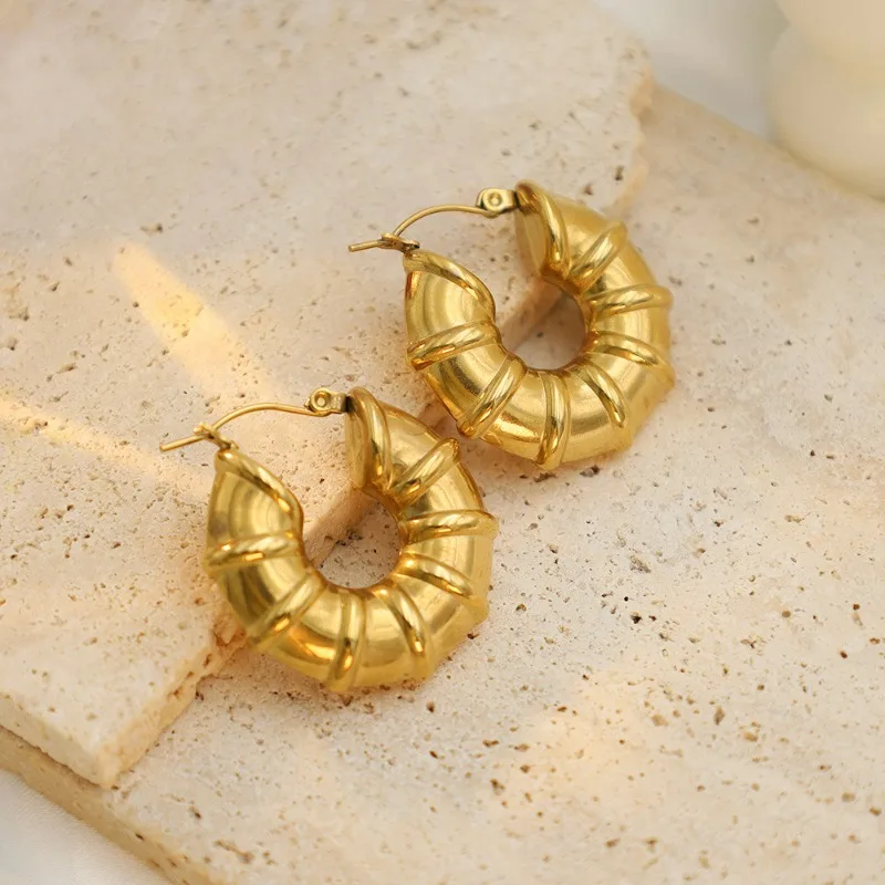 Personalized Trendy Bamboo Jewelry Women's 18k Gold Titanium Steel Thick Hollow Earrings High Sense
Personalized Trendy Bamboo Jewelry Women's 18k Gold Titanium Steel Thick Hollow Earrings High Sense