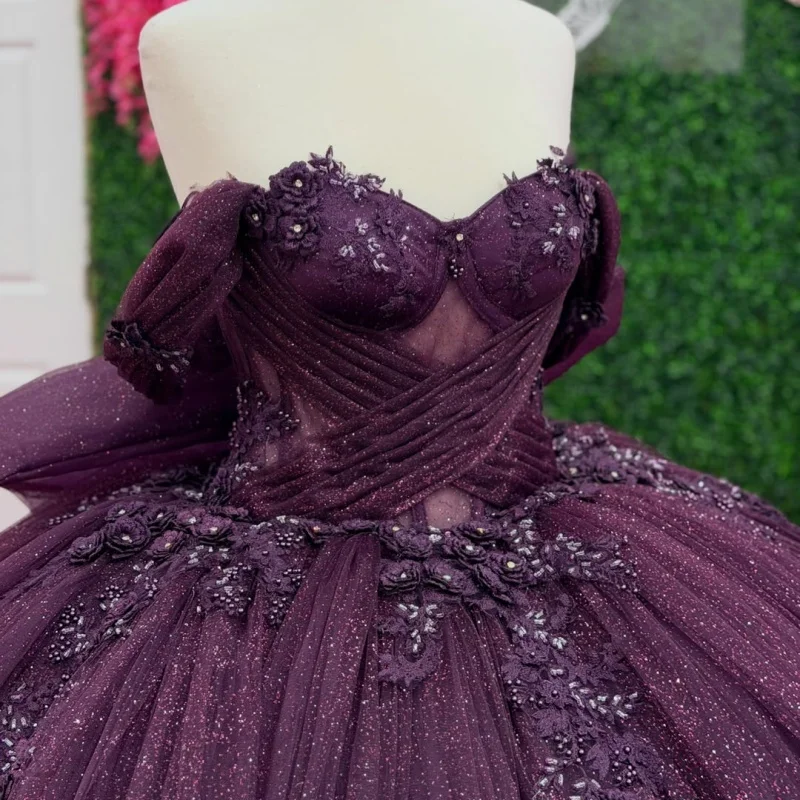 Purple Quinceanera Dress off-shoulder Glitter 3D Flower Decal Lace Layering Long tail Bow vestidos de 15 Quinceanera Customize
Purple Quinceanera Dress off-shoulder Glitter 3D Flower Decal Lace Layering Long tail Bow vestidos de 15 Quinceanera Customize