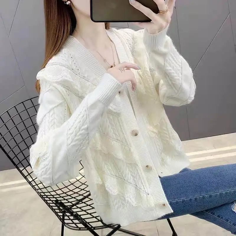 Cardigan sweater female 2023 Autumn Women Long Sleeve sweater V neck Cutout Solid Casual Knitted Cardigan Sweater Coat Women
Cardigan sweater female 2023 Autumn Women Long Sleeve sweater V neck Cutout Solid Casual Knitted Cardigan Sweater Coat Women