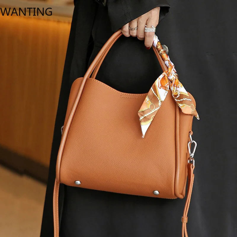 Сумка-тоут из натуральной кожи, женская сумка через плечо большой вместимости, роскошная мягкая сумка-тоут из воловьей кожи, модная женская сумка через плечо 
Сумка-тоут из натуральной кожи, женская сумка через плечо большой вместимости, роскошная мягкая сумка-тоут из воловьей кожи, модная женская сумка через плечо