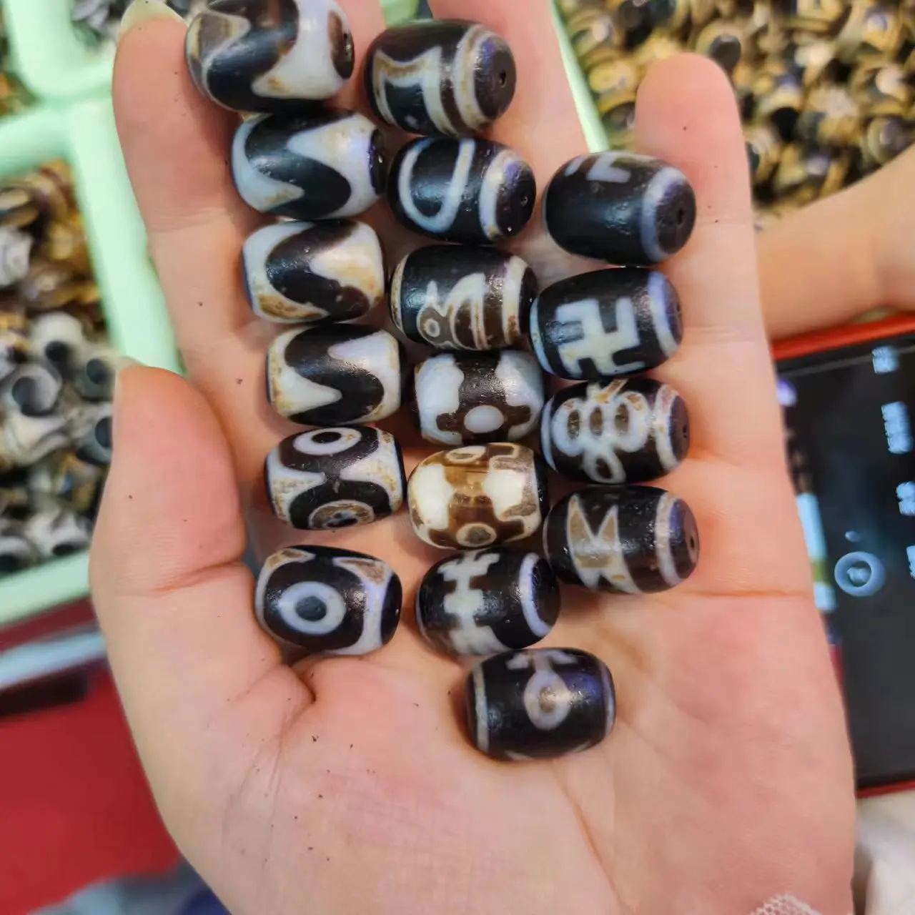 10pcs/lot Exquisite Old Iconic Calcified Spot Old Agate Dzi Beads Various Patterns short fat weathered pattern pulp jewelry diy
10pcs/lot Exquisite Old Iconic Calcified Spot Old Agate Dzi Beads Various Patterns short fat weathered pattern pulp jewelry diy