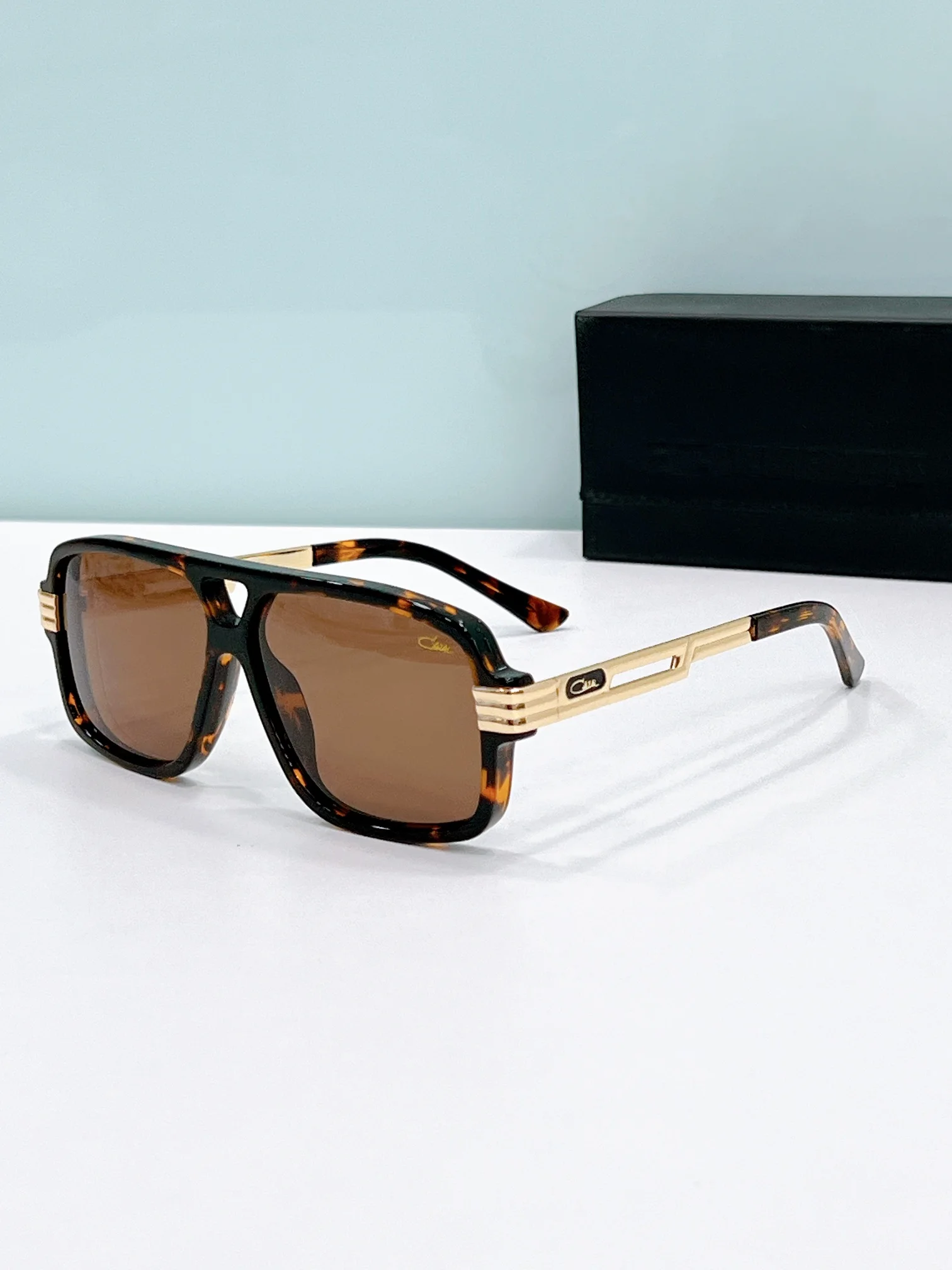 Original CCAZAL MOD6023 Tortoise Alloy+Acetate Frame Men Sunglasses Popular Business UV400 Brown Lenses Women Couple Eyewear
Original CCAZAL MOD6023 Tortoise Alloy+Acetate Frame Men Sunglasses Popular Business UV400 Brown Lenses Women Couple Eyewear