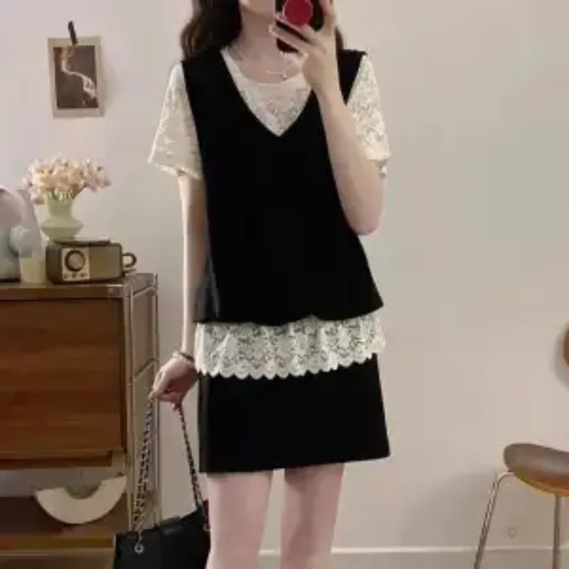 Plus Size Women Lace Patchwork Top High Waist Skirt Set Summer Casual
Plus Size Women Lace Patchwork Top High Waist Skirt Set Summer Casual