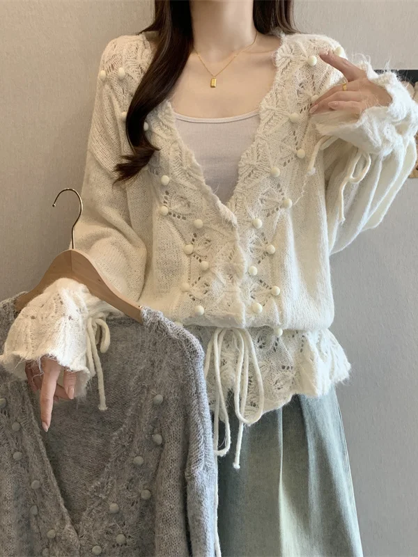 Женский вязаный свитер больших размеров с V-образным вырезом, ажурным дизайном, завязками на талии, длинными рукавами, французский стиль, мягкий полиэстер
Женский вязаный свитер больших размеров с V-образным вырезом, ажурным дизайном, завязками на талии, длинными рукавами, французский стиль, мягкий полиэстер