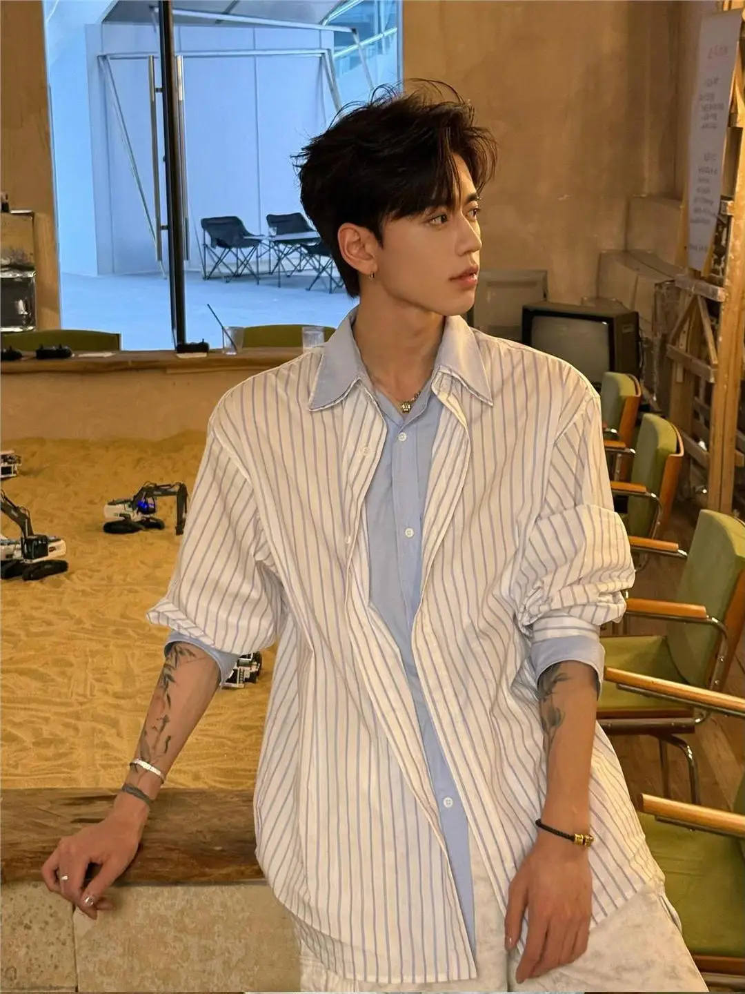 Japanese Sle Striped Long Sve irt Men's Spring Autumn Outerwear Cardigan Cleanfit Collar Top Faionable Youth
Japanese Sle Striped Long Sve irt Men's Spring Autumn Outerwear Cardigan Cleanfit Collar Top Faionable Youth