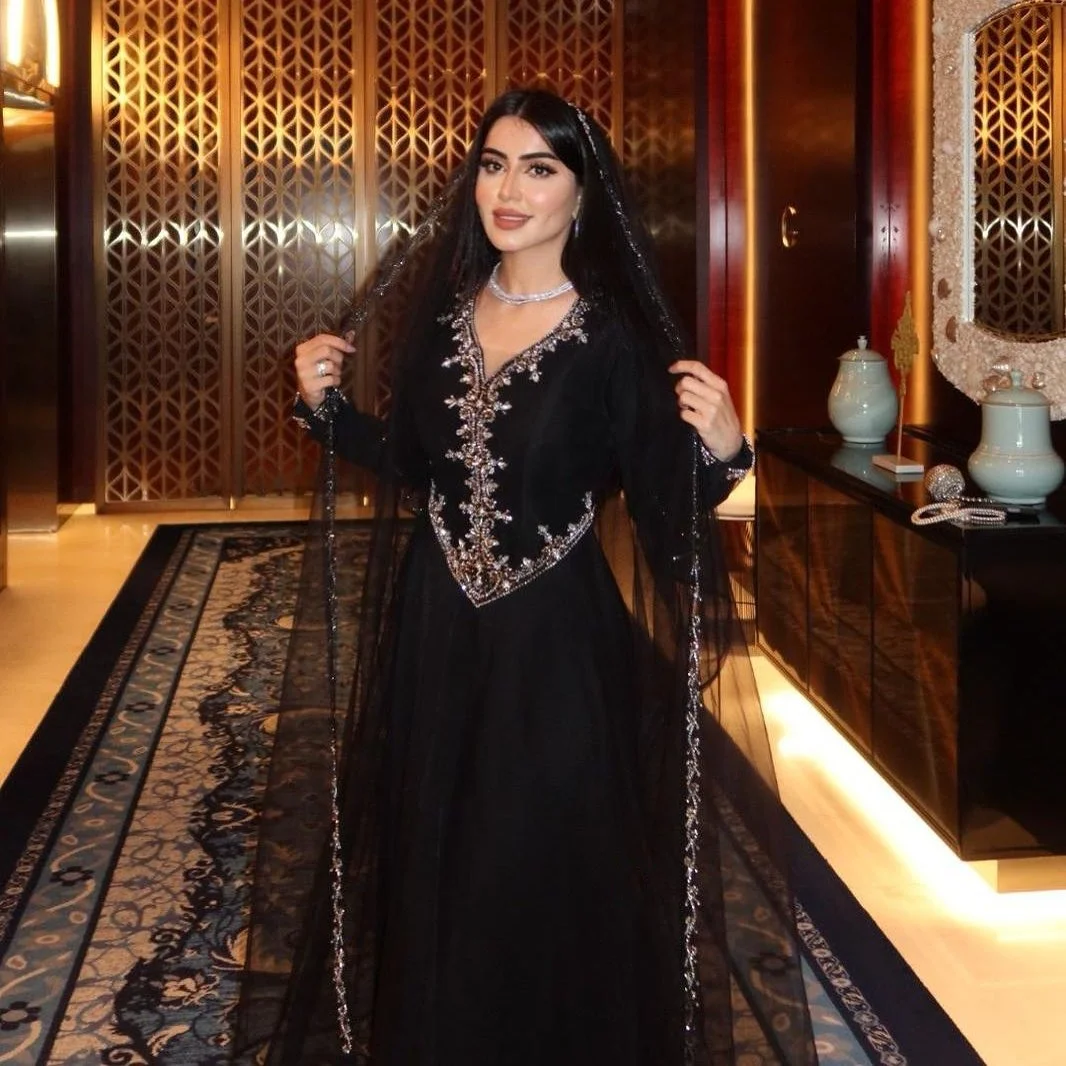 Customized Long Sleeves Prom Dresses V Neck Pleated Beadings Evening Dresses Floor Length Wedding Party Dresses
Customized Long Sleeves Prom Dresses V Neck Pleated Beadings Evening Dresses Floor Length Wedding Party Dresses