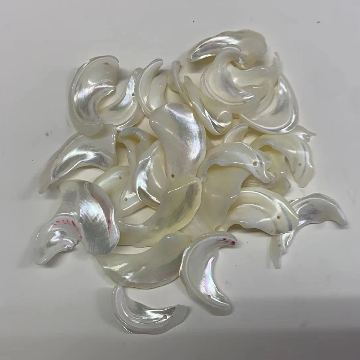 20pcs Irregular Shape White Moon-shaped Pendant Shell Pendant Beads for Jewelry Making DIY Bracelet Earrings Necklace Accessory
20pcs Irregular Shape White Moon-shaped Pendant Shell Pendant Beads for Jewelry Making DIY Bracelet Earrings Necklace Accessory