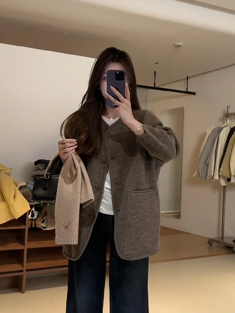 Fashionable Elegant Loose Woolen Coat Women's Mid-Length Open-Collar Jacket Retro Style Commute Friendly Regular Thickness
Fashionable Elegant Loose Woolen Coat Women's Mid-Length Open-Collar Jacket Retro Style Commute Friendly Regular Thickness