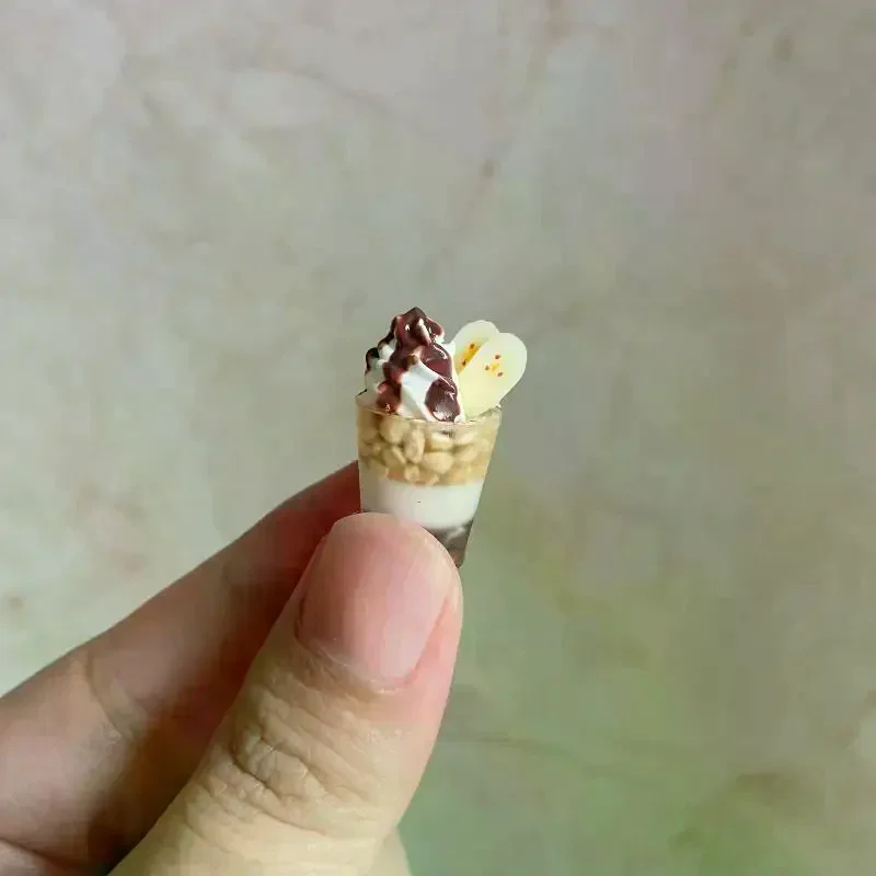 1 шт., мини-моделирующая чашка для мороженого, модель игрушки, миниатюрный банановый пудинг, кукольный домик для куклы, аксессуар, десертный магазин, декор, детский подарок
1 шт., мини-моделирующая чашка для мороженого, модель игрушки, миниатюрный банановый пудинг, кукольный домик для куклы, аксессуар, десертный магазин, декор, детский подарок