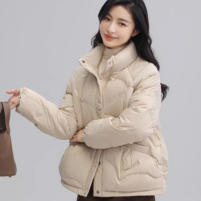 New Winter Women Down Jacket 90% White Duck Down Light Thin Short Lapel Casual Warm Loose Single Breasted Coats Woman
New Winter Women Down Jacket 90% White Duck Down Light Thin Short Lapel Casual Warm Loose Single Breasted Coats Woman