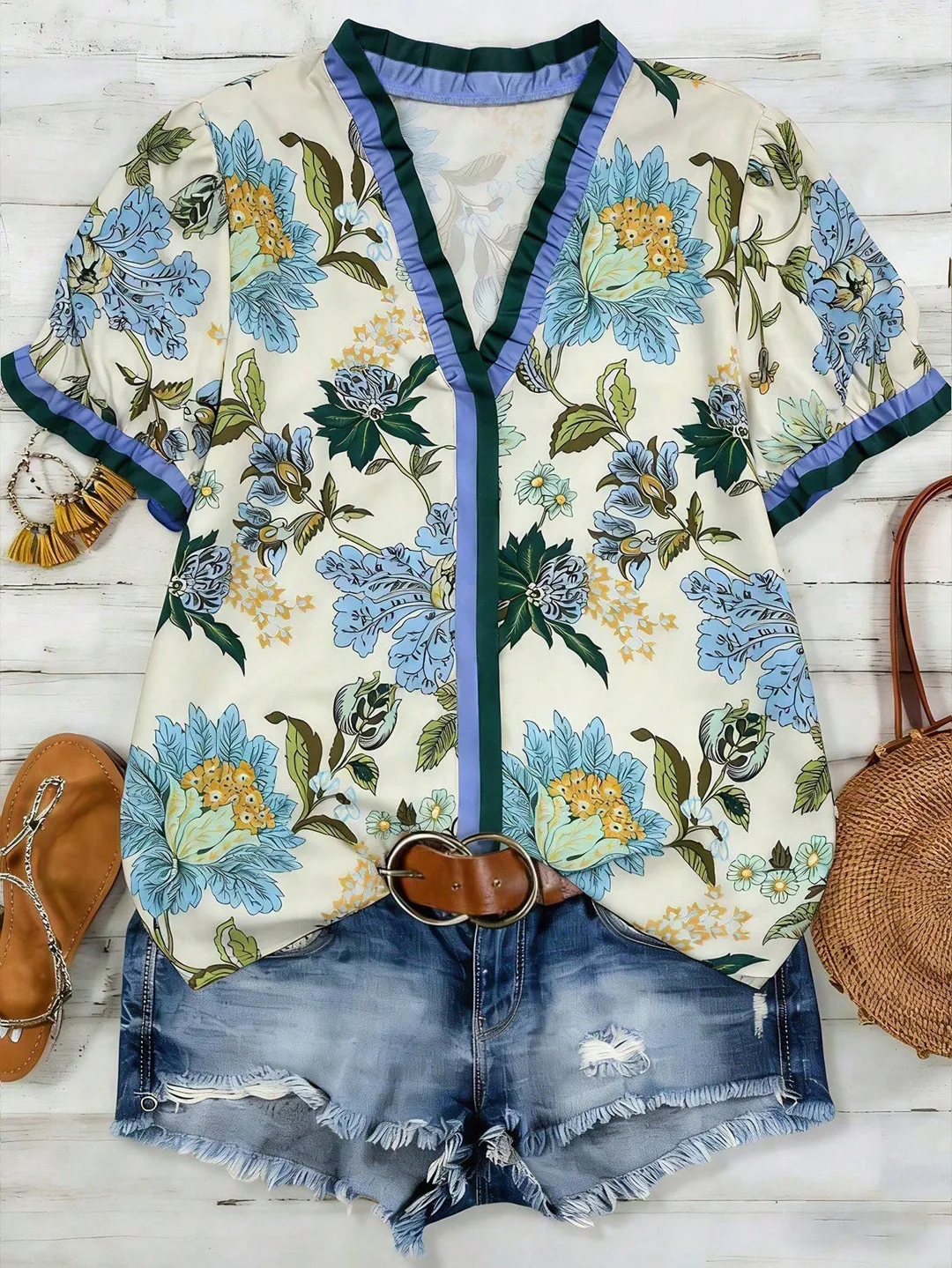 Women T-Shirt 2026 Spring Summer New Fashion Retro Printed V-Neck Short Sleeve Loose Casual Vacation Chiffon Shirt Top
Women T-Shirt 2026 Spring Summer New Fashion Retro Printed V-Neck Short Sleeve Loose Casual Vacation Chiffon Shirt Top