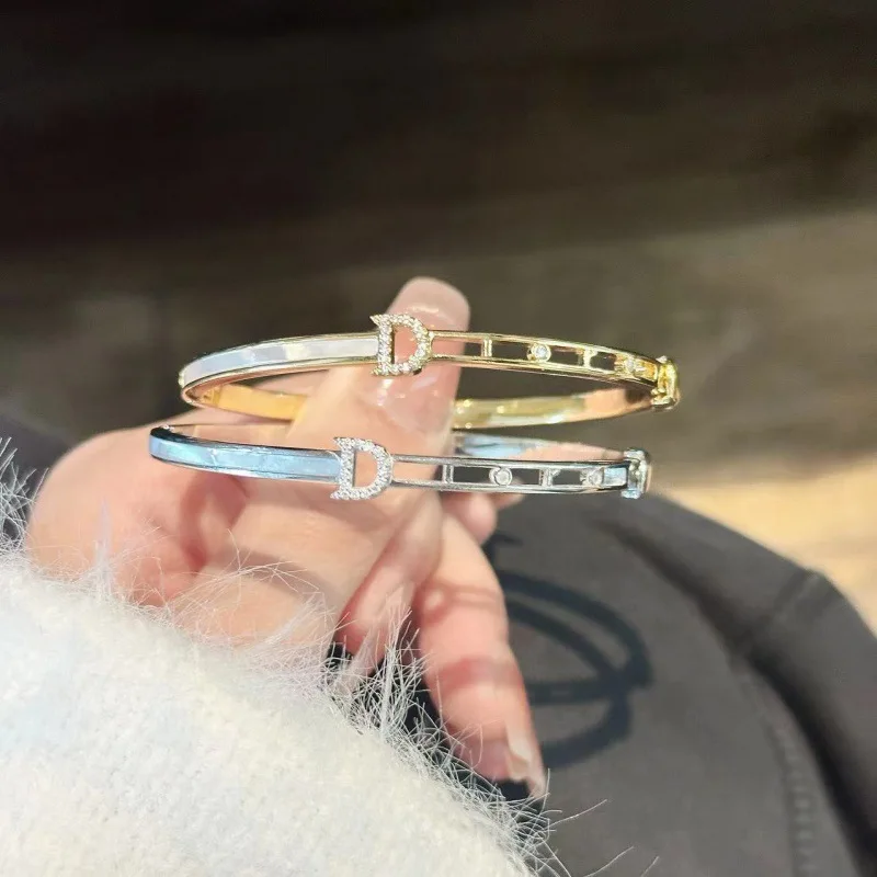 2026 Vintage Treasure Bracelet, Gold-Plated Zirconia Cuff, Heirloom Elegance, Timeless Radiance
2026 Vintage Treasure Bracelet, Gold-Plated Zirconia Cuff, Heirloom Elegance, Timeless Radiance