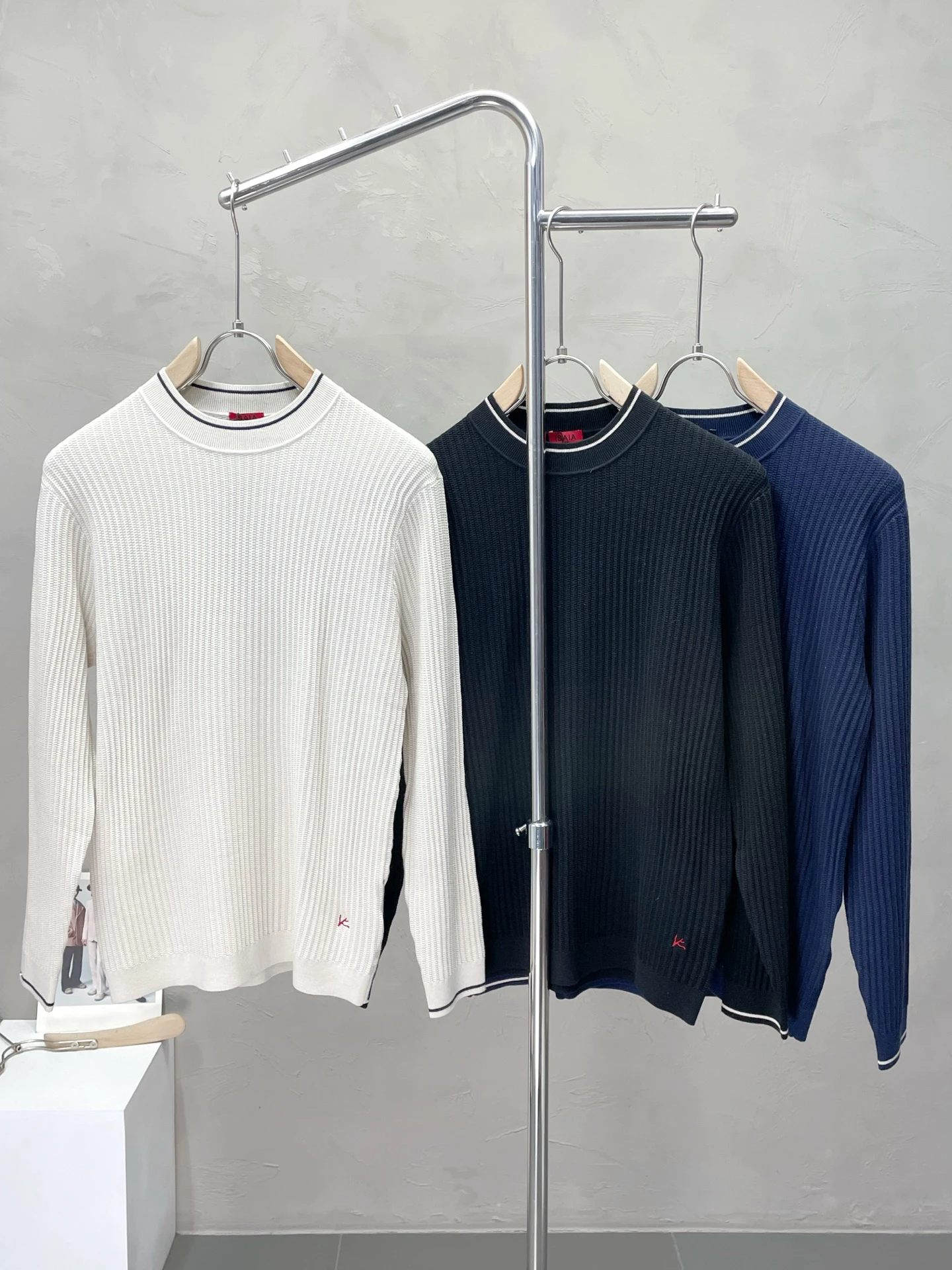 BLLIYOSS шерстяная рубашка с длинными рукавами и лацканами, мужская, новинка 2025, теплая, удобная, эластичная, на молнии, с вышивкой, высокое качество, размер M48-3XL56
BLLIYOSS шерстяная рубашка с длинными рукавами и лацканами, мужская, новинка 2025, теплая, удобная, эластичная, на молнии, с вышивкой, высокое качество, размер M48-3XL56