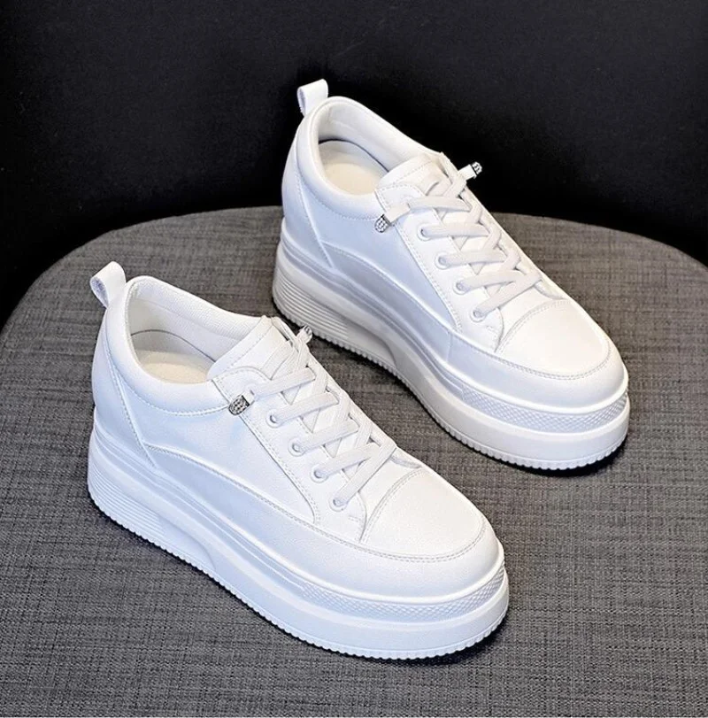 Обувь из натуральной кожи 8 см, кроссовки на массивном каблуке, теплая женская зимняя обувь на танкетке, вулканизированные кроссовки Tenis Mujer
Обувь из натуральной кожи 8 см, кроссовки на массивном каблуке, теплая женская зимняя обувь на танкетке, вулканизированные кроссовки Tenis Mujer