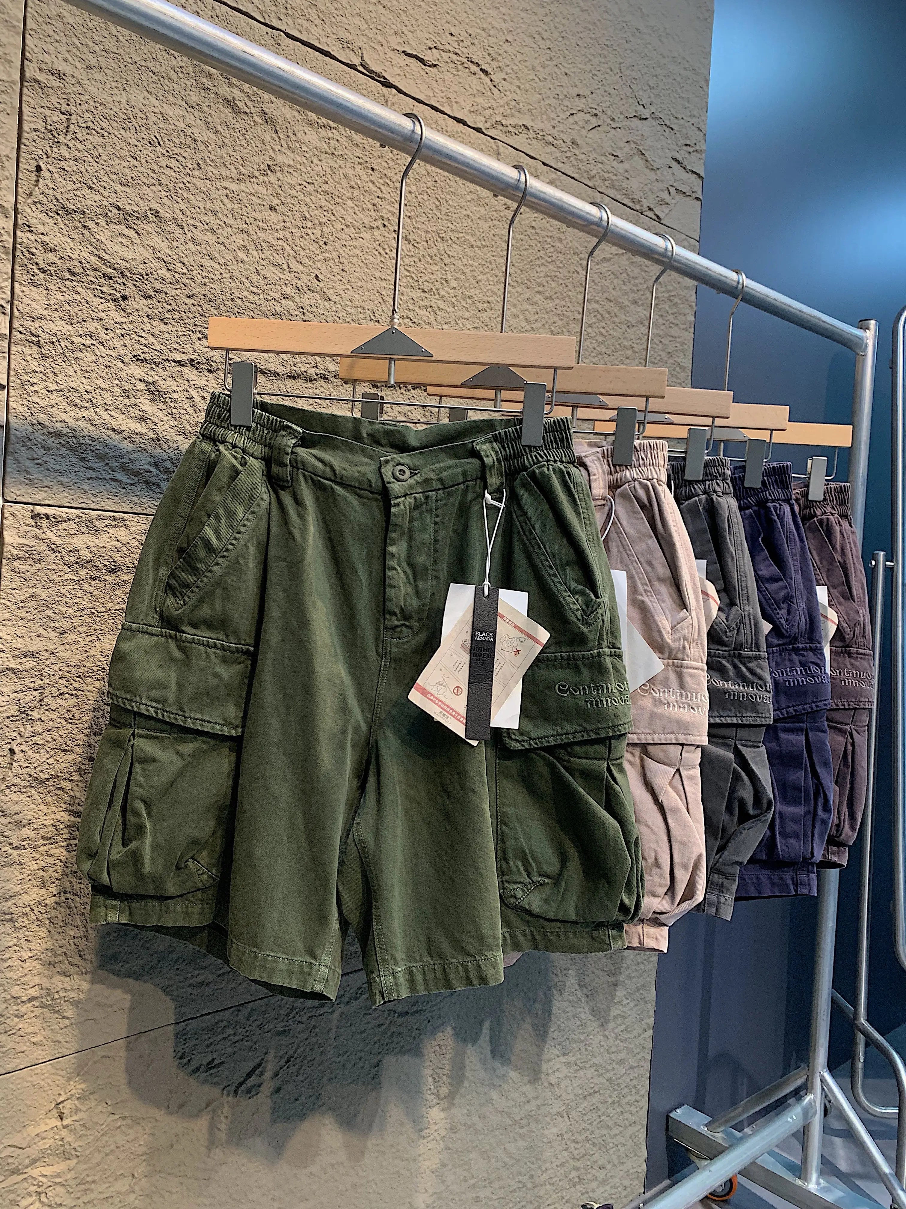 Niche Designer Style ~ Summer Worn Looking Washed-out Color Retro Workwear Multi-Pocket Couple plus Size Shorts
Niche Designer Style ~ Summer Worn Looking Washed-out Color Retro Workwear Multi-Pocket Couple plus Size Shorts