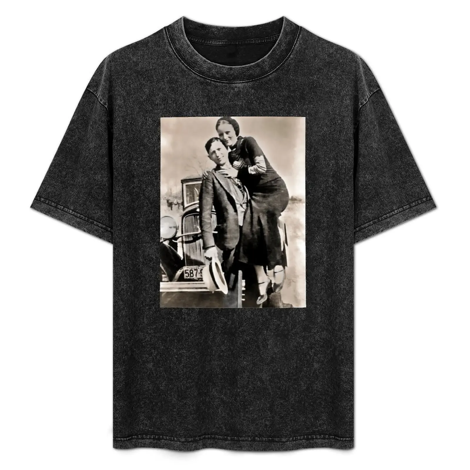 CLYDE & BONNIE T-Shirt Abstract Pattern Print Top
CLYDE & BONNIE T-Shirt Abstract Pattern Print Top