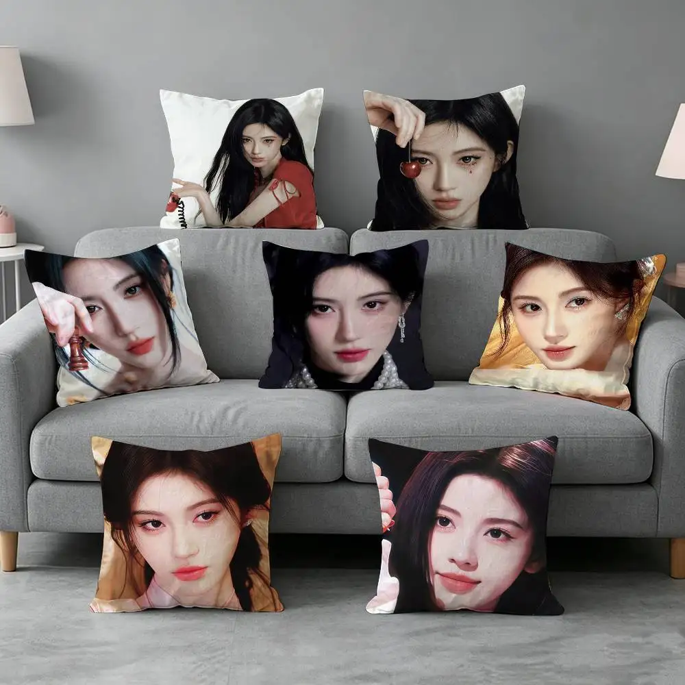 Cecily-Ju Jingyi-i Pillow cover Simple solid color design Surprise For Multiple Bedroom Styles.
Cecily-Ju Jingyi-i Pillow cover Simple solid color design Surprise For Multiple Bedroom Styles.