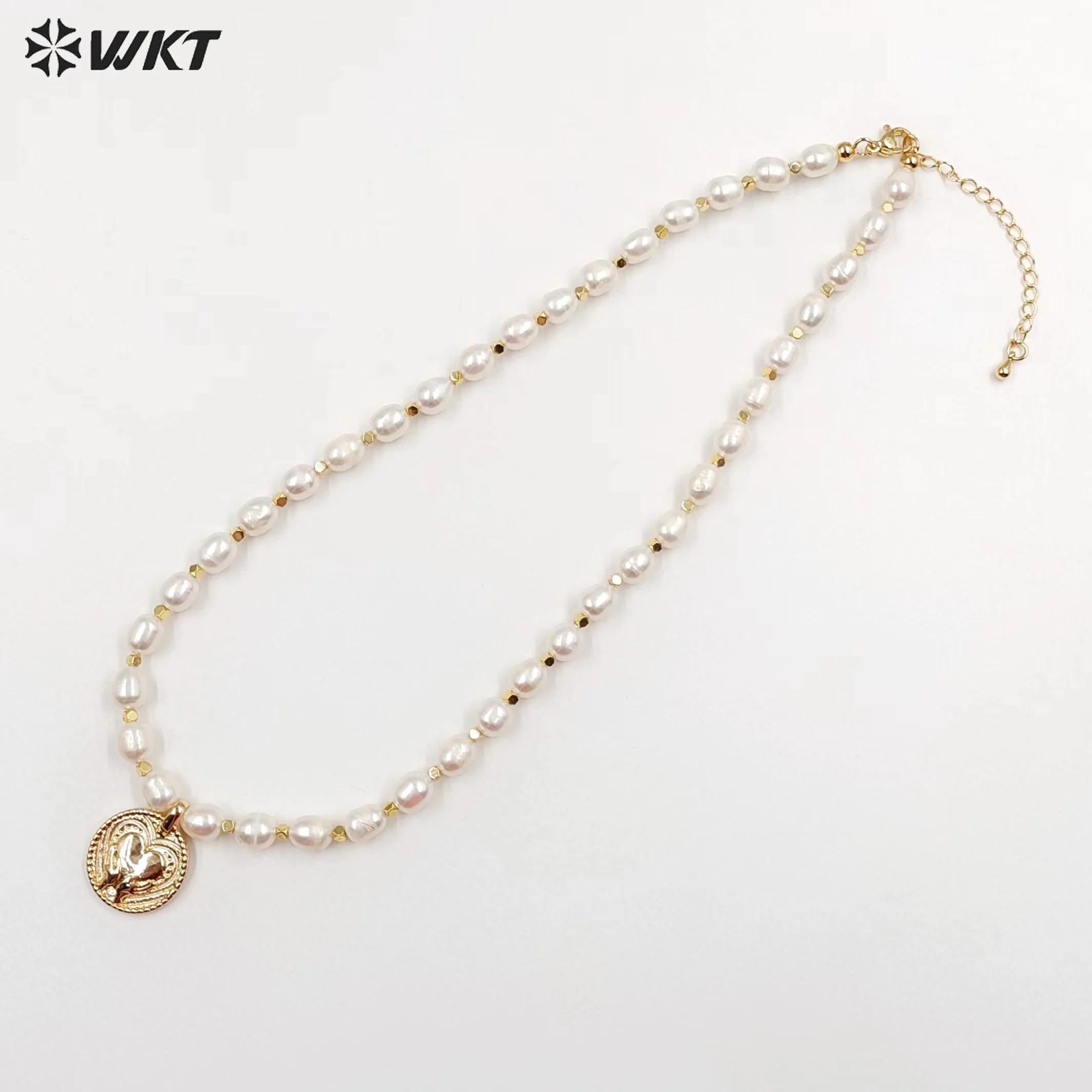 WT-JN135 Gorgeous 16 inch freshwater pearl 6mm pearl beads chocker necklace gold metal symble image lady pearl necklace
WT-JN135 Gorgeous 16 inch freshwater pearl 6mm pearl beads chocker necklace gold metal symble image lady pearl necklace