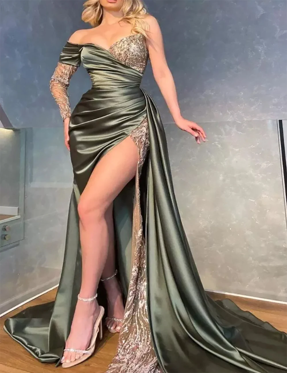 Elegant Long Sleeves Sequin One Shoulder High Split Satin Formal Evening Dresses Party Prom Gowns
Elegant Long Sleeves Sequin One Shoulder High Split Satin Formal Evening Dresses Party Prom Gowns